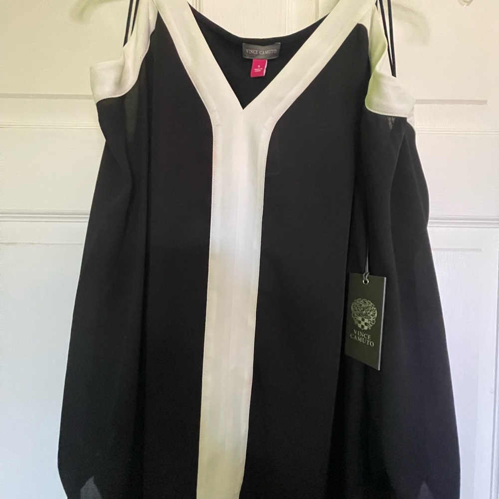 Vince Camuto cold shoulder blouse size small, black and white, new with tags